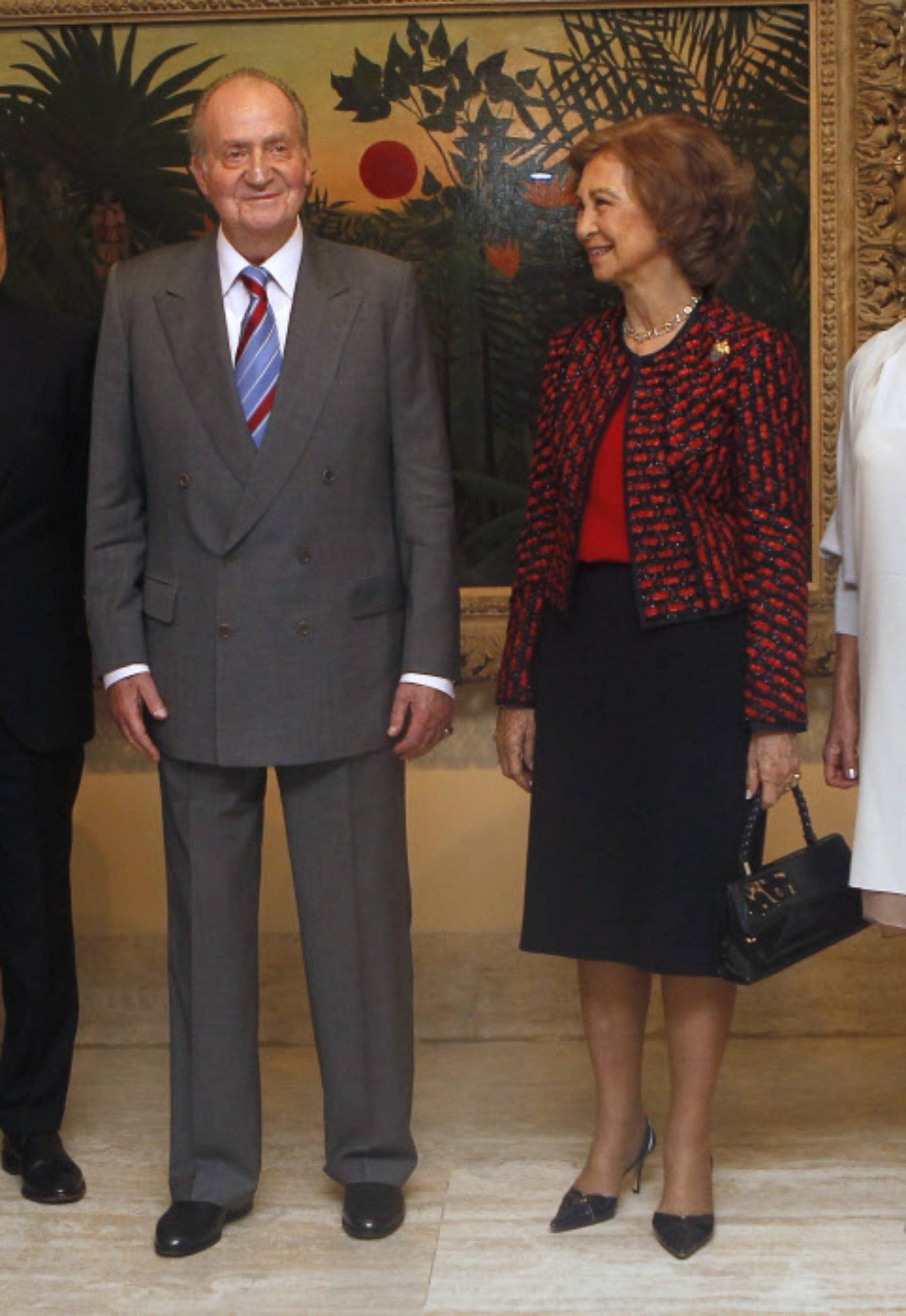 Los Reyes Juan Carlos y Sof&iacute;a durante una recepci&oacute;n. (Foto: Gtres)