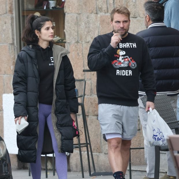 En esta salida, el sobrino de Carmen Borrego ha estado acompa&ntilde;ado por su novia, su mayor apoyo. (Foto: Gtres)