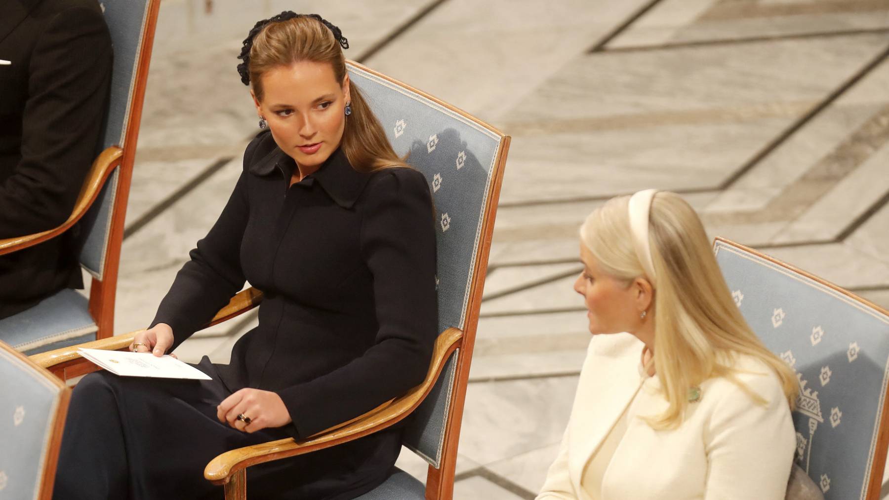 Ingrid Alexandra de Noruega junto a Mette-Marit. (Foto: Gtres)