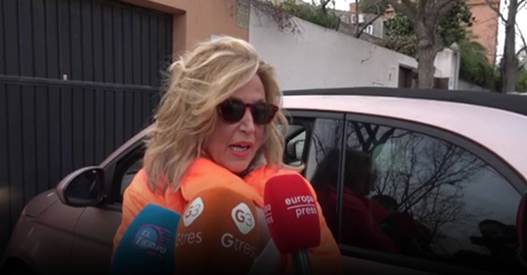 Lydia Lozano a las puertas de su casa. (Foto: Gtres)