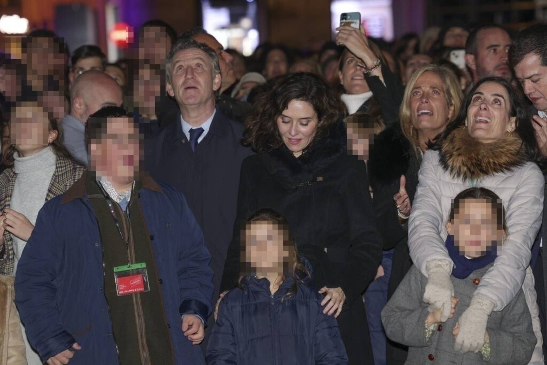 El l&iacute;der del PP, Alberto N&uacute;&ntilde;ez Feij&oacute;o, y la presidenta de la Comunidad de Madrid, Isabel D&iacute;az Ayuso en un concierto. (Foto: Gtres)