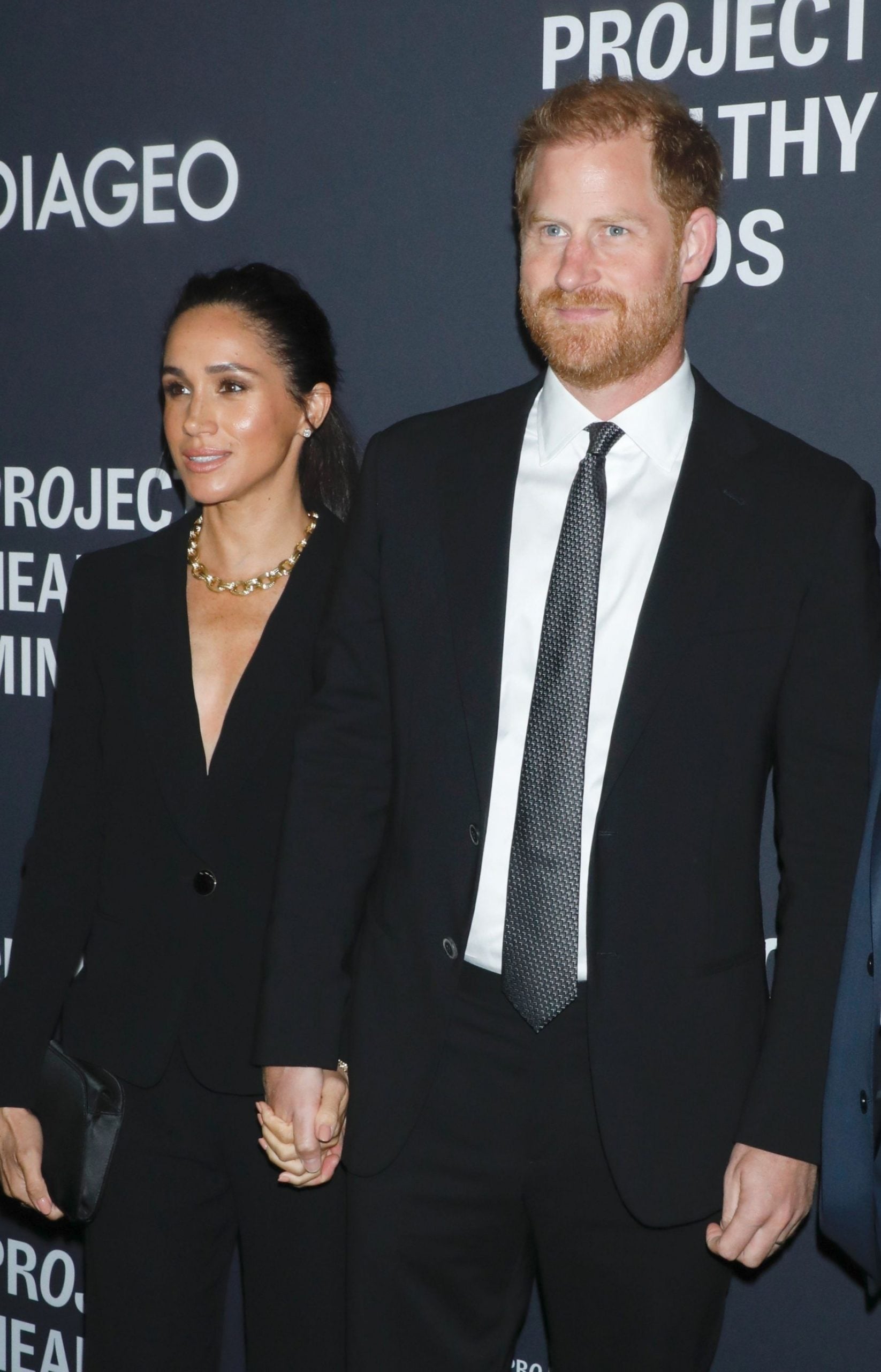 El príncipe Harry y Meghan Markle posando en un photocall. (Foto: Gtres)