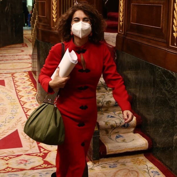 Mar&iacute;a Jes&uacute;s Montero con el vestido viral de Zara. (Foto: Gtres)