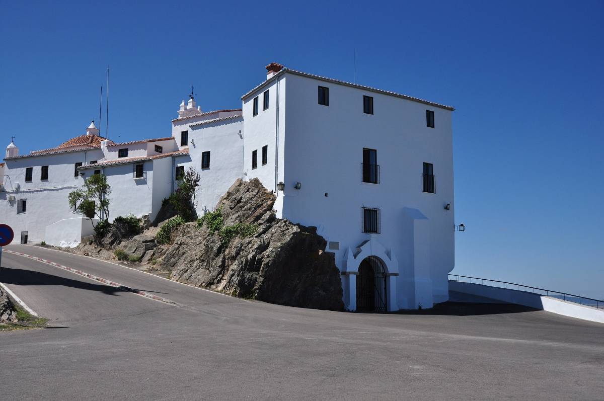 Santuario de la Virgen de la Monta&ntilde;a. (Foto: Wikipedia)