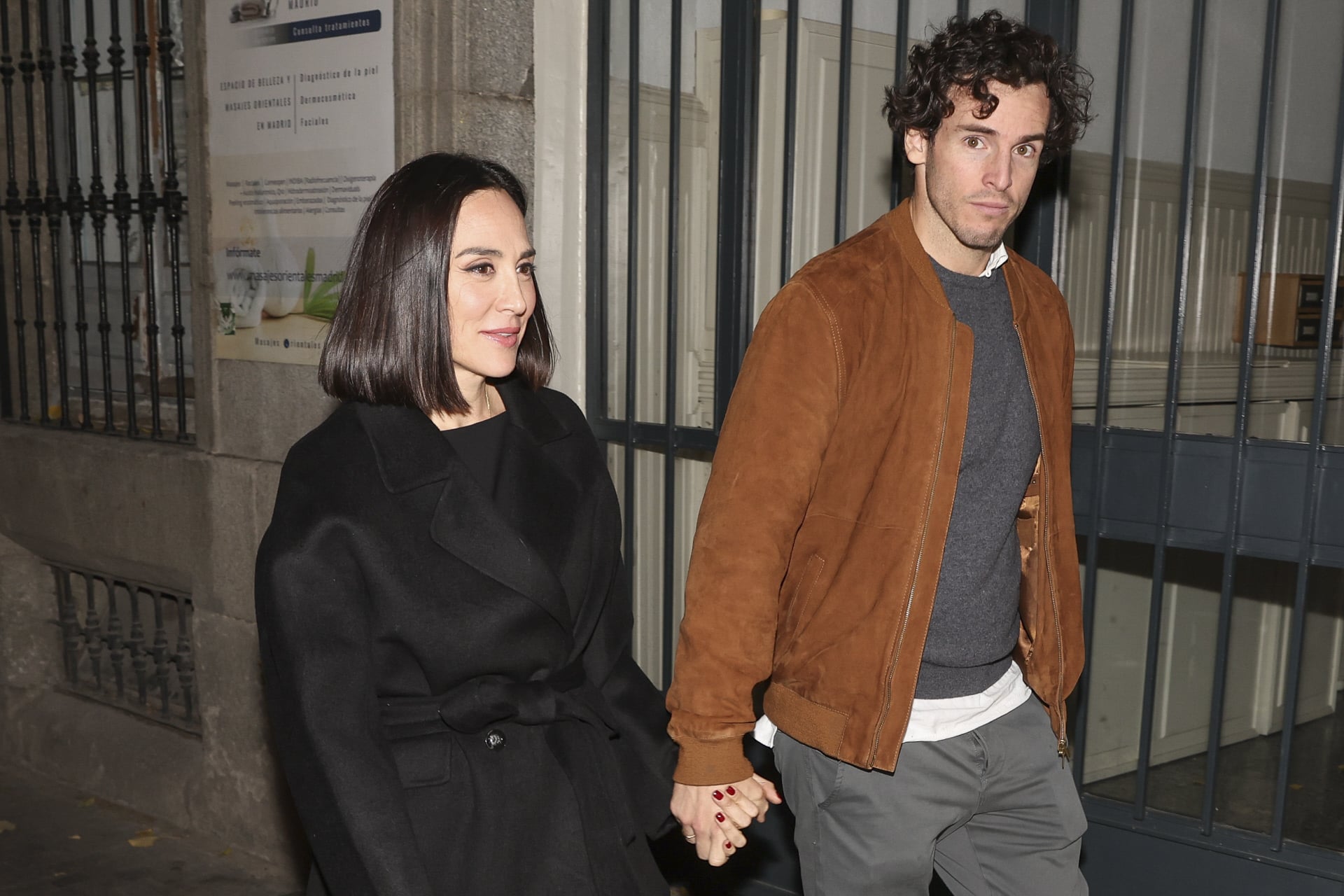 Tamara Falc&oacute; e &Iacute;&ntilde;igo Onieva por las calles de Madrid. (Foto: Gtres)