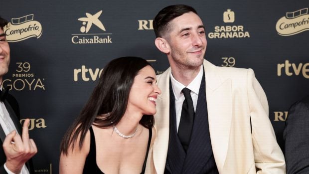 Macarena García y Enric Auquer posando en un evento. (Foto: Gtres)