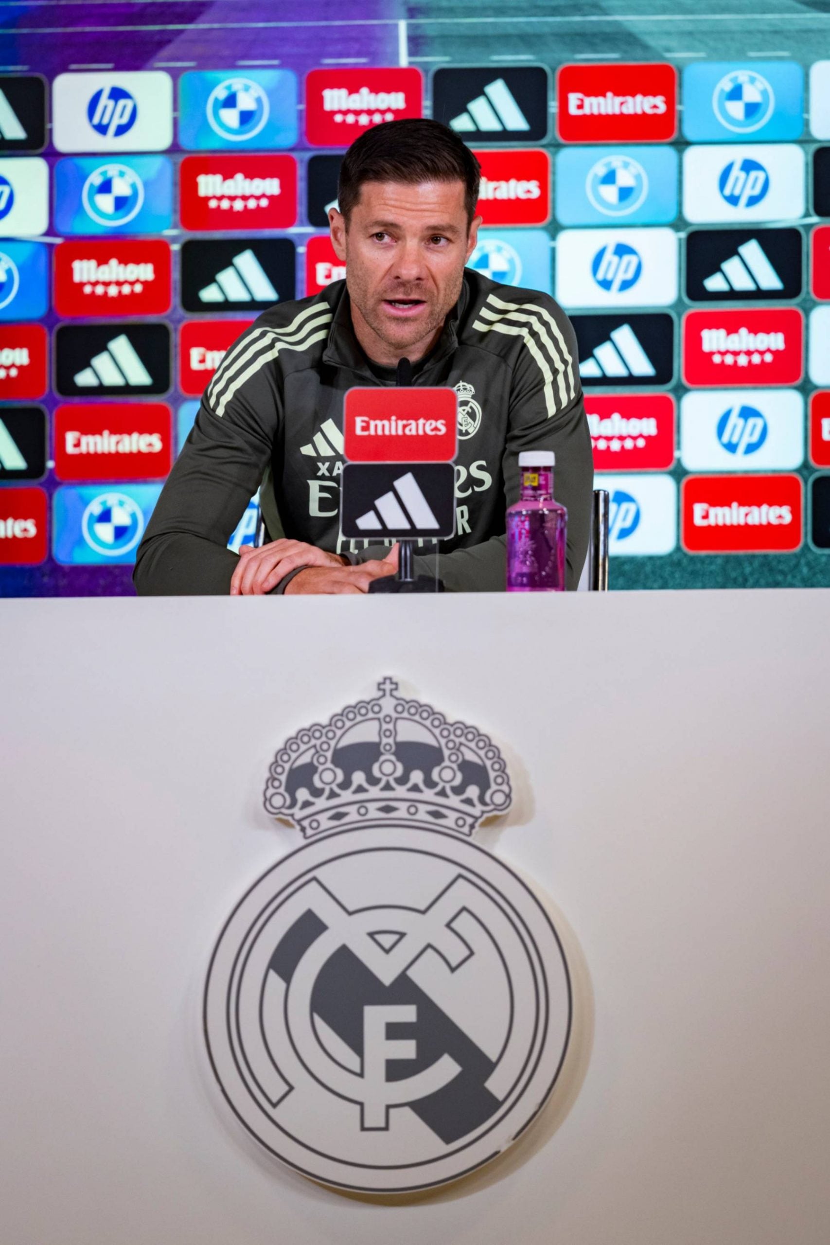 Xabi Alonso en una rueda de prensa. (Foto: Gtres)