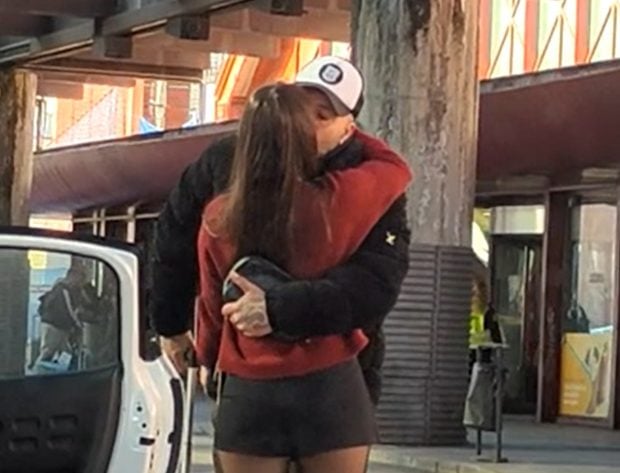 El encuentro de Kiko Rivera con su novia. (Foto: Gtres)