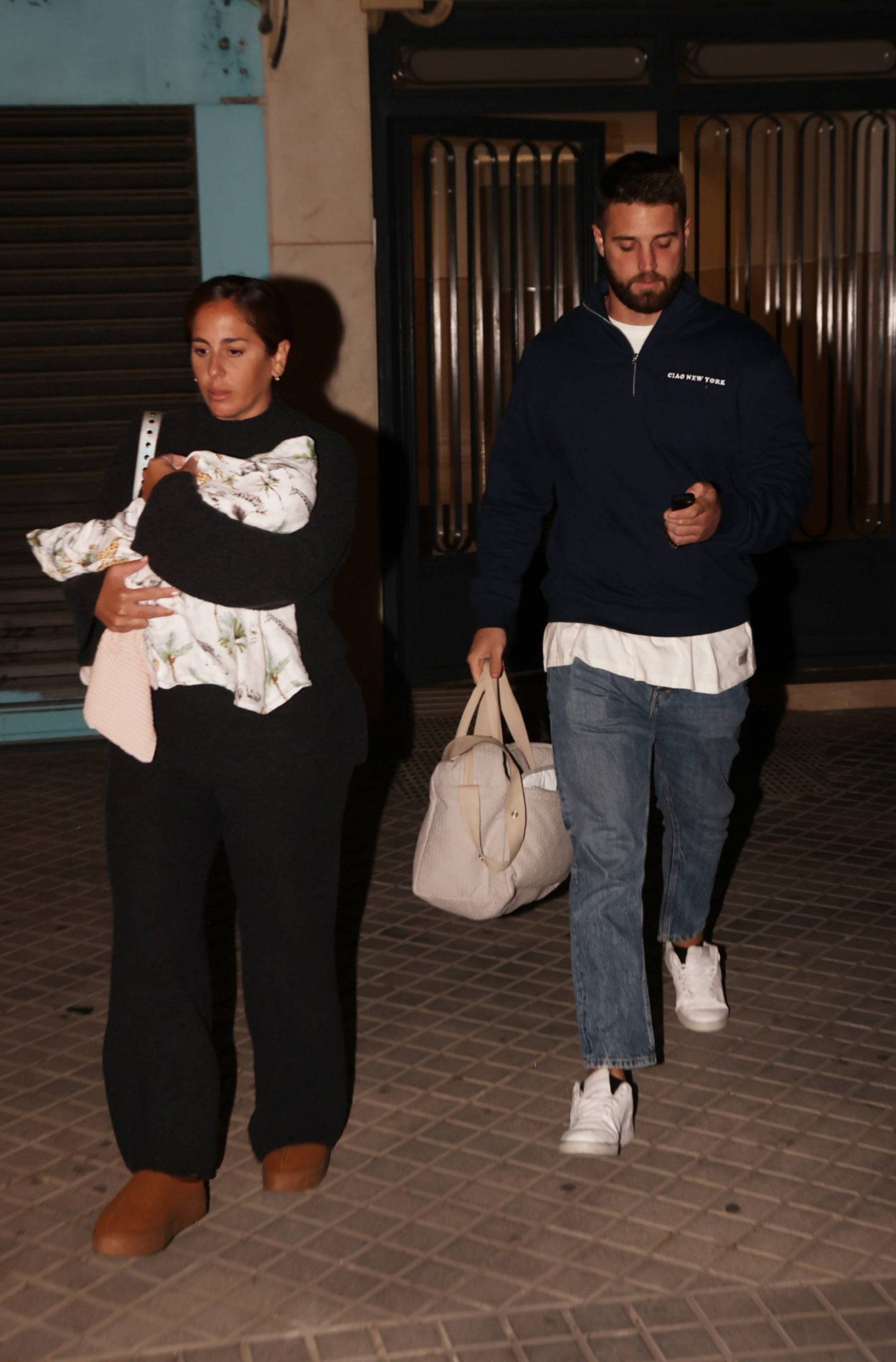 Anabel Pantoja y David Rodr&iacute;guez junto a su hija Alma. (Foto: Gtres)