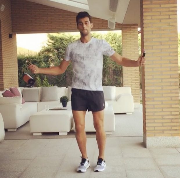 Arbeloa entrenando en su casa. (Foto: Instagram)