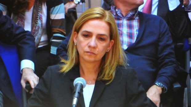 La infanta Cristina declarando en el juzgado. (Foto: Gtres)