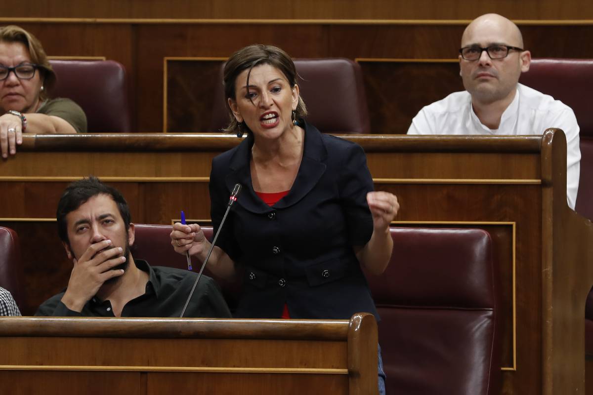 Yolanda D&iacute;az interviene durante la primera sesi&oacute;n de control al Gobierno en el Congreso de los Diputados en 2018. (Foto: Gtres)