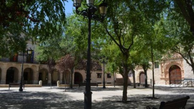 Plaza Mayor de Corral de Almaguer. (Foto: Diputaci&oacute;n de Toledo) 