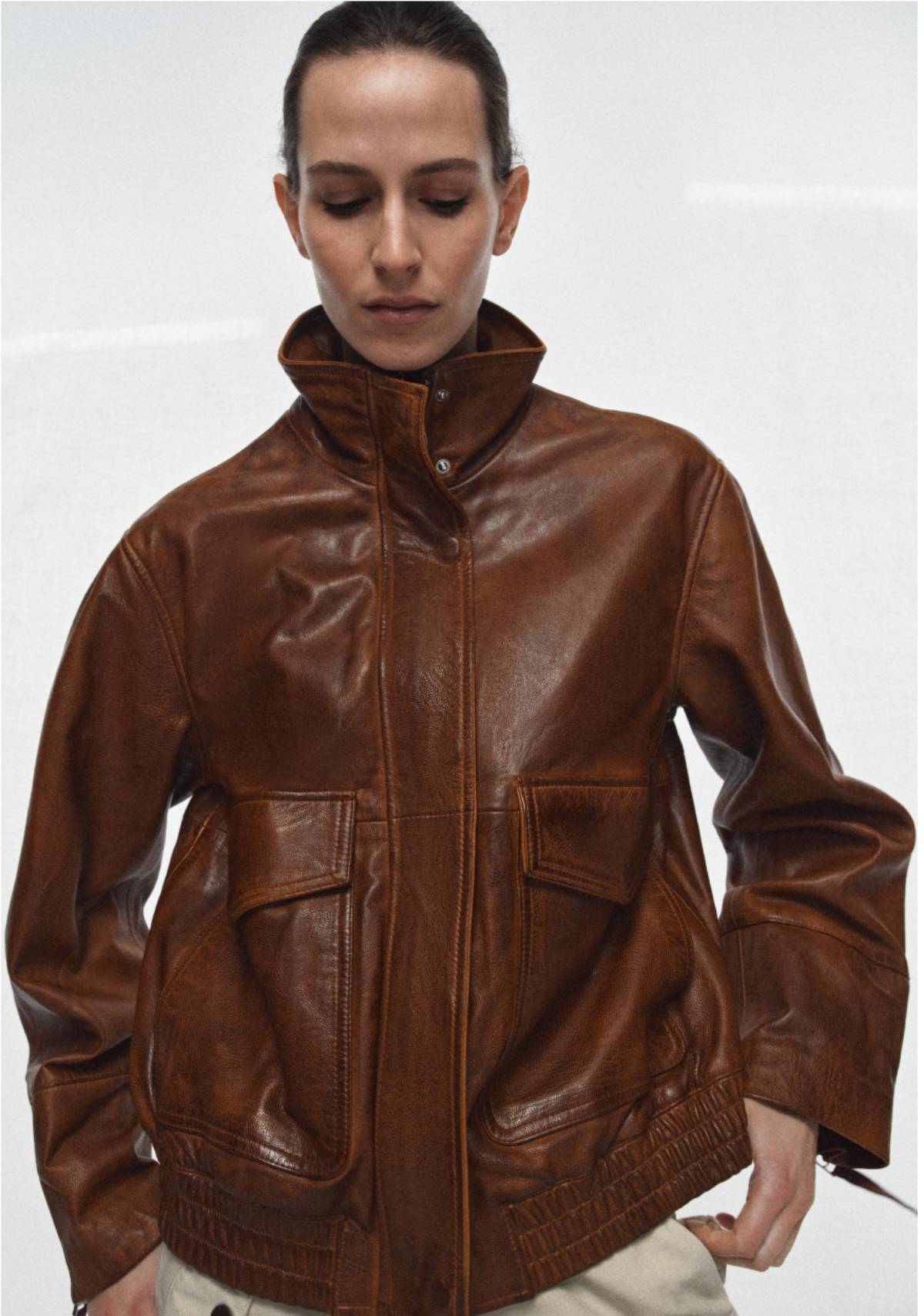 Chaqueta de piel 100% de Zara. 