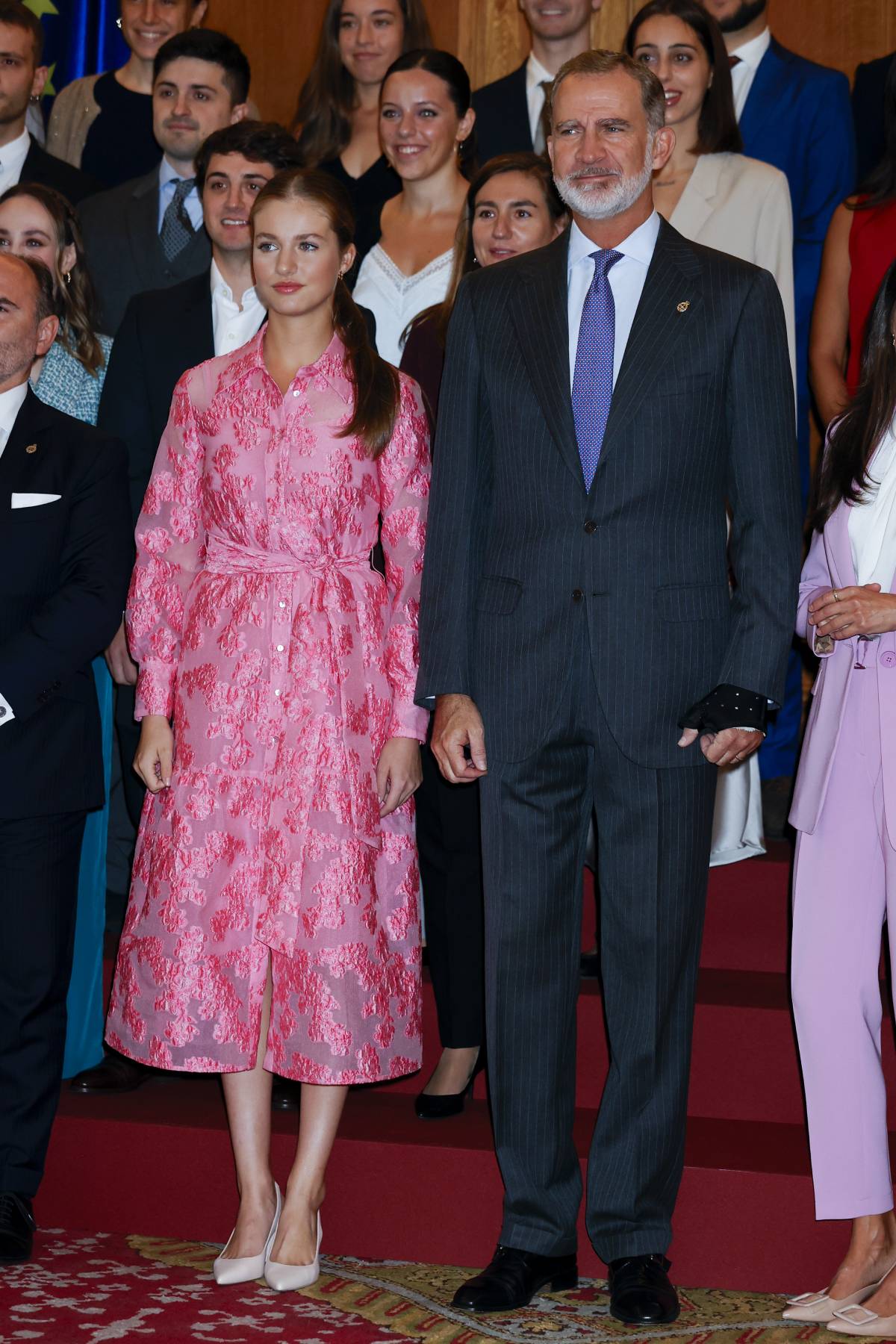 Felipe VI y la princesa Leonor en la audiencia a premiados de la Universidad de Oviedo, 20 de octubre de 2023. (Foto: Gtres)
