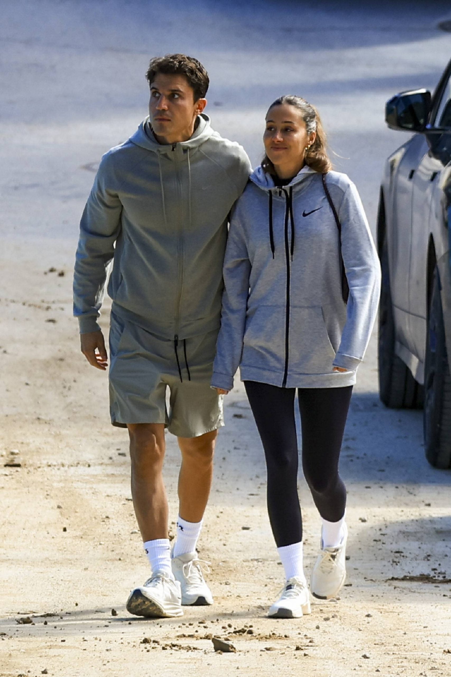 &Aacute;lex Gonz&aacute;lez y Camila Rojido en Madrid. (Foto: Gtres)