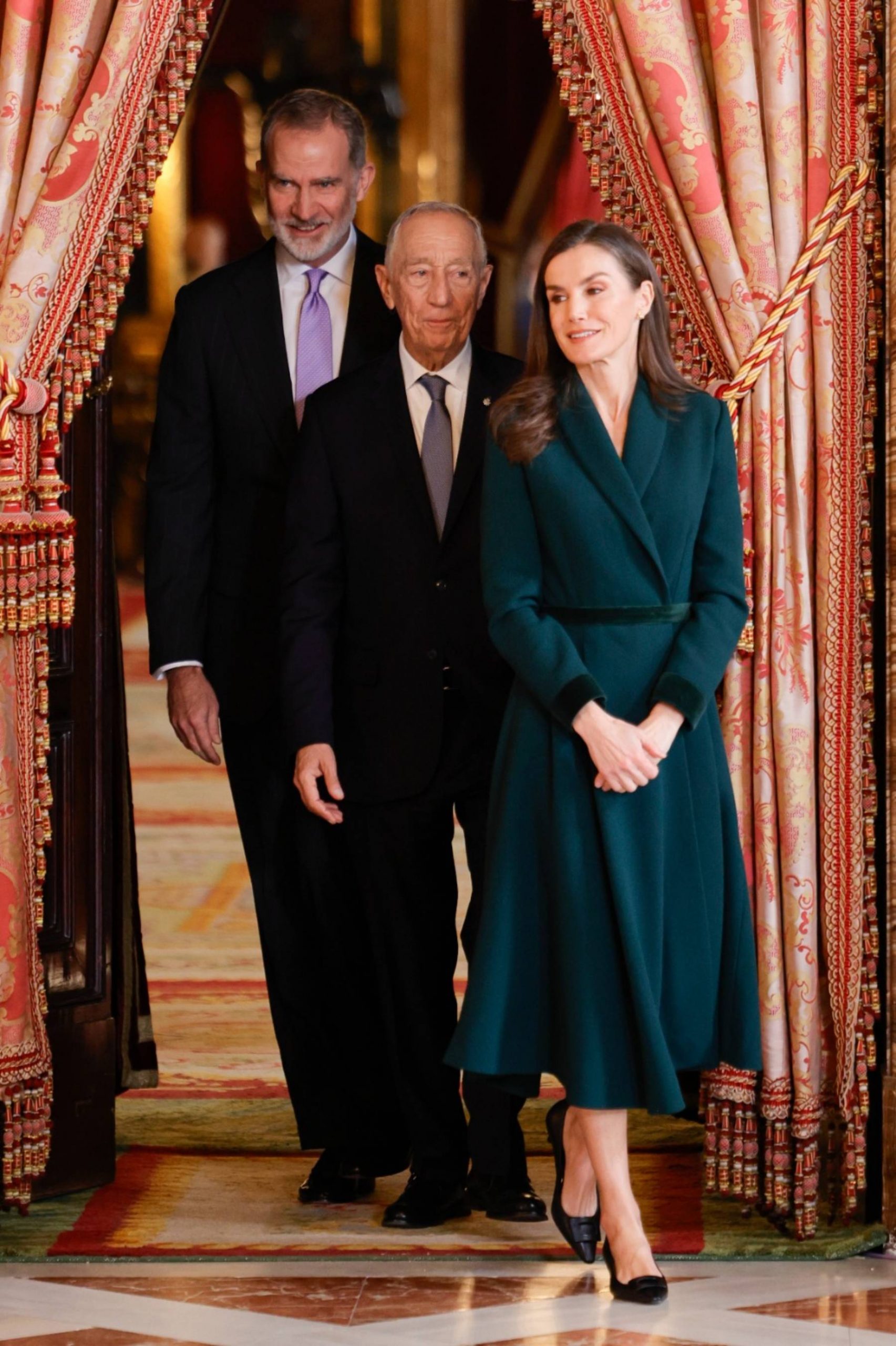 Los Reyes Felipe y Letizia en un acto oficial. (Foto: Gtres)
