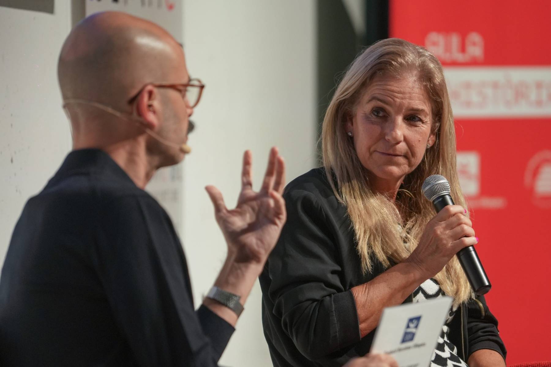 Arantxa S&aacute;nchez Vicario durante una charla. (Foto: Gtres)