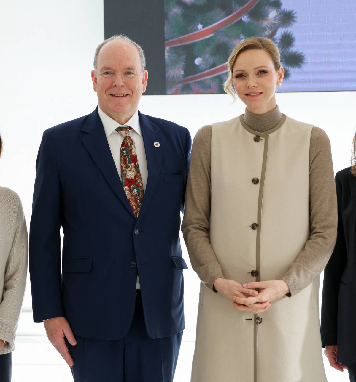 Charl&egrave;ne de M&oacute;naco aparece junto al pr&iacute;ncipe Alberto en un posado formal. (Foto: Gtres)