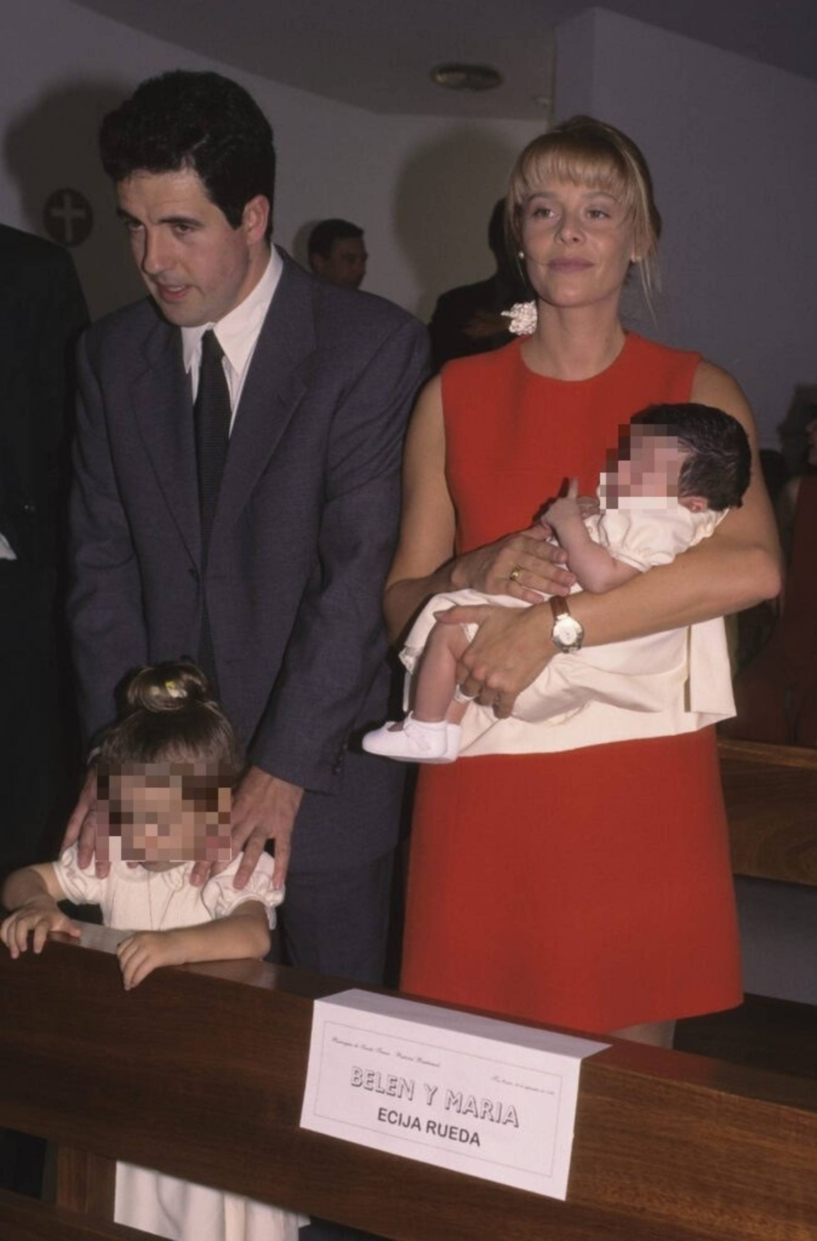 Bel&eacute;n Rueda en el bautizo de sus hijas. (Foto; Gtres)