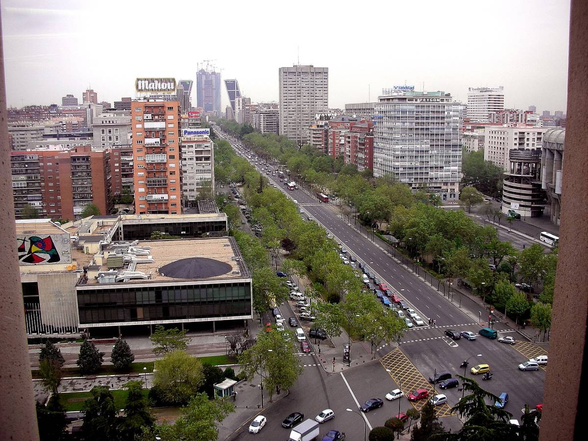 Vista panor&aacute;mica del Paseo de la Castellana en Madrid. (Wikipedia)