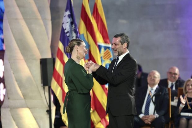 Jaime Anglada recogiendo su medalla. (Foto: Gtres)