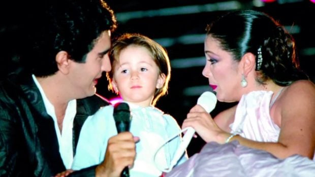 La foto que Kiko Rivera ha compartido con su t&iacute;o y su madre. (Foto: Redes Sociales)