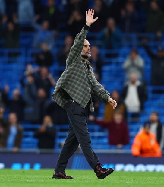Pep Guardiola con su camisa de cuadros. (Foto: Gtres)