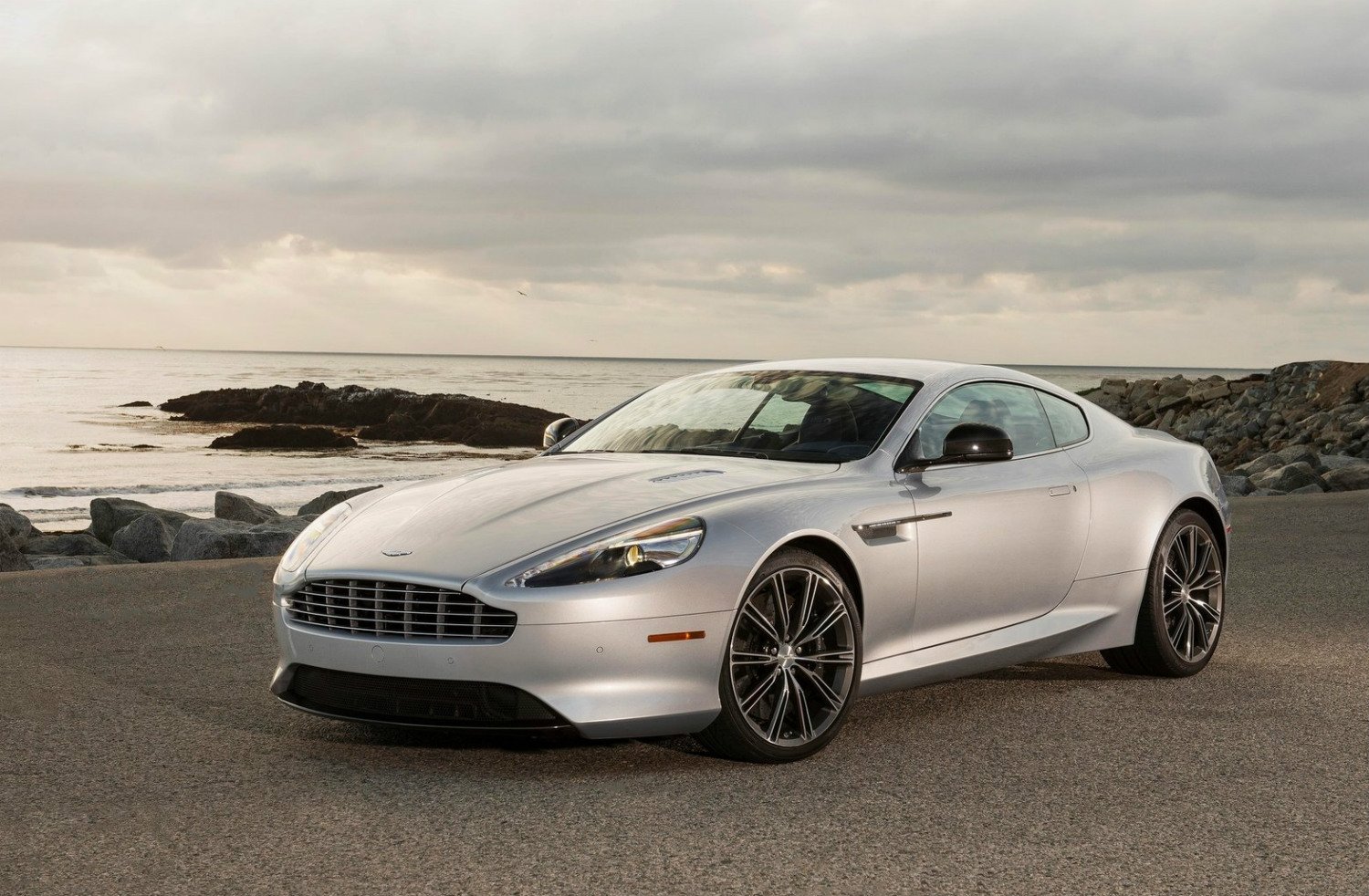 Aston_Martin-DB9