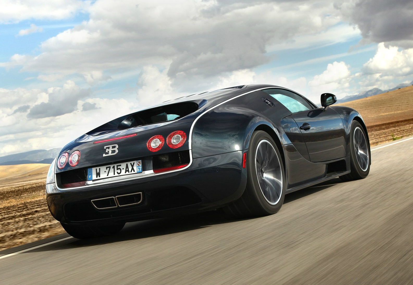 Bugatti-Veyron_Super_Sport