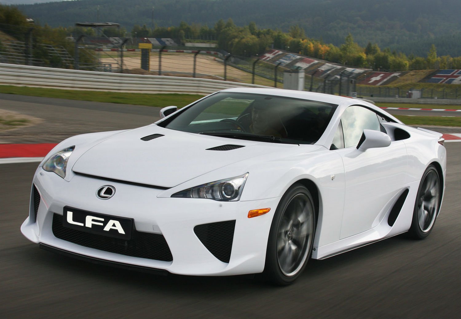 Lexus-LFA