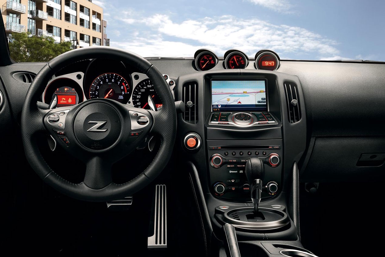 Nissan 370Z 2015 interior