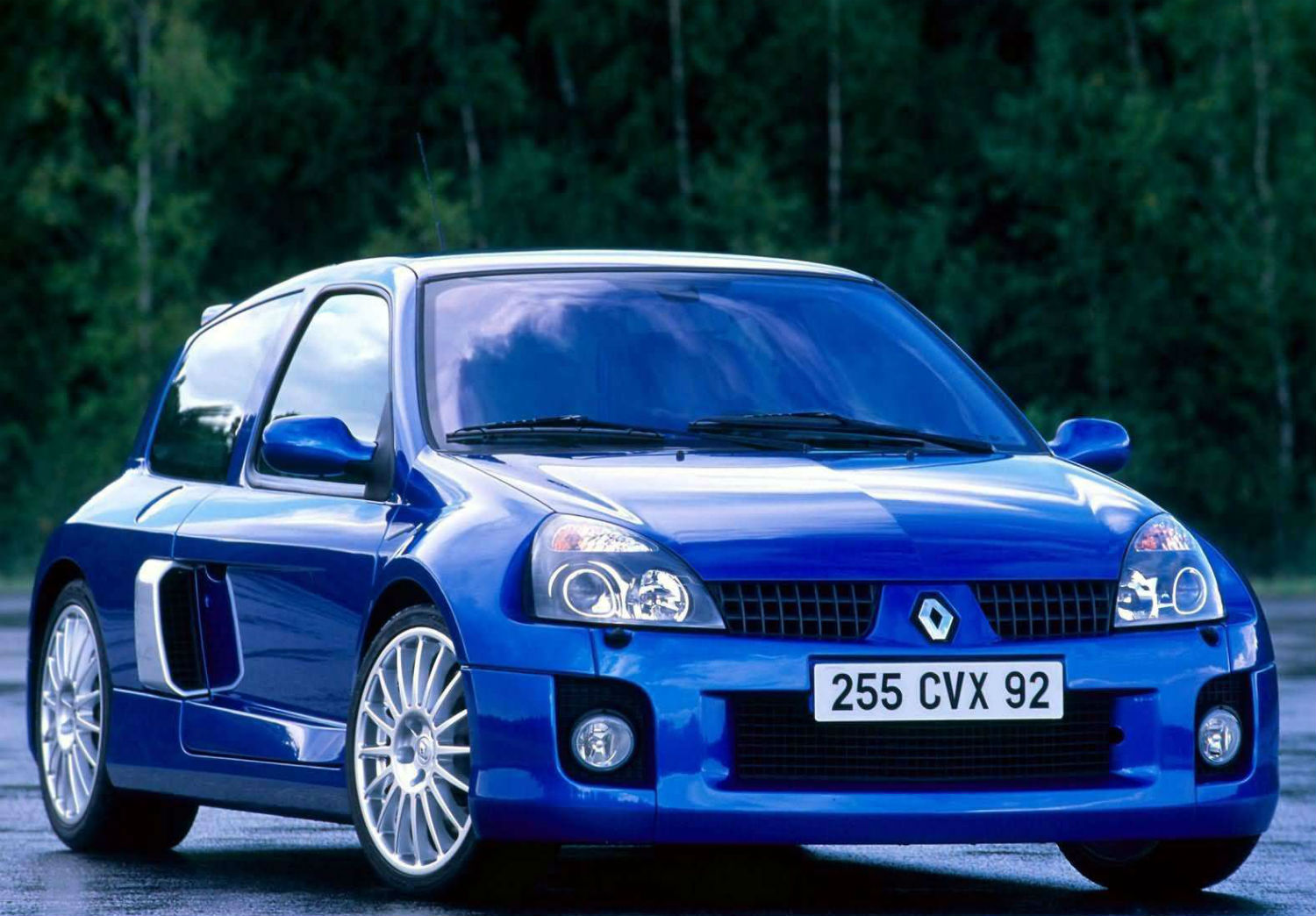 Renault-Clio_V6