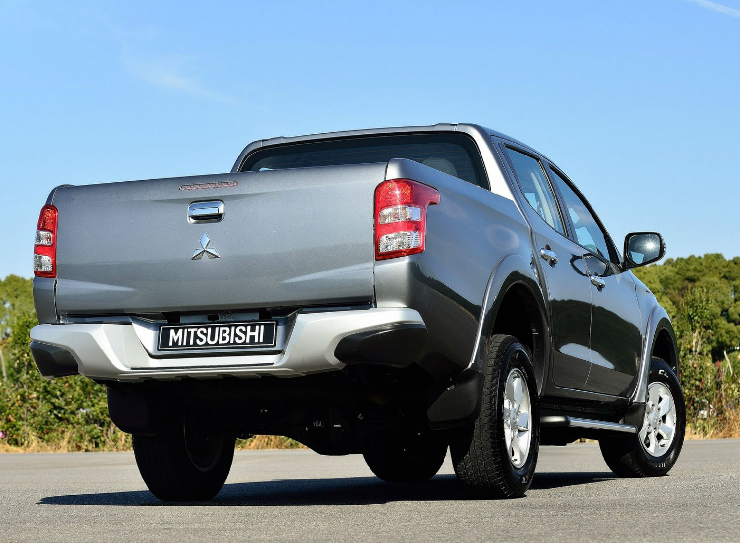 Mitsubishi L200 2