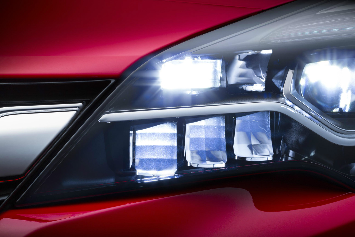 Opel-IntelliLux-LED