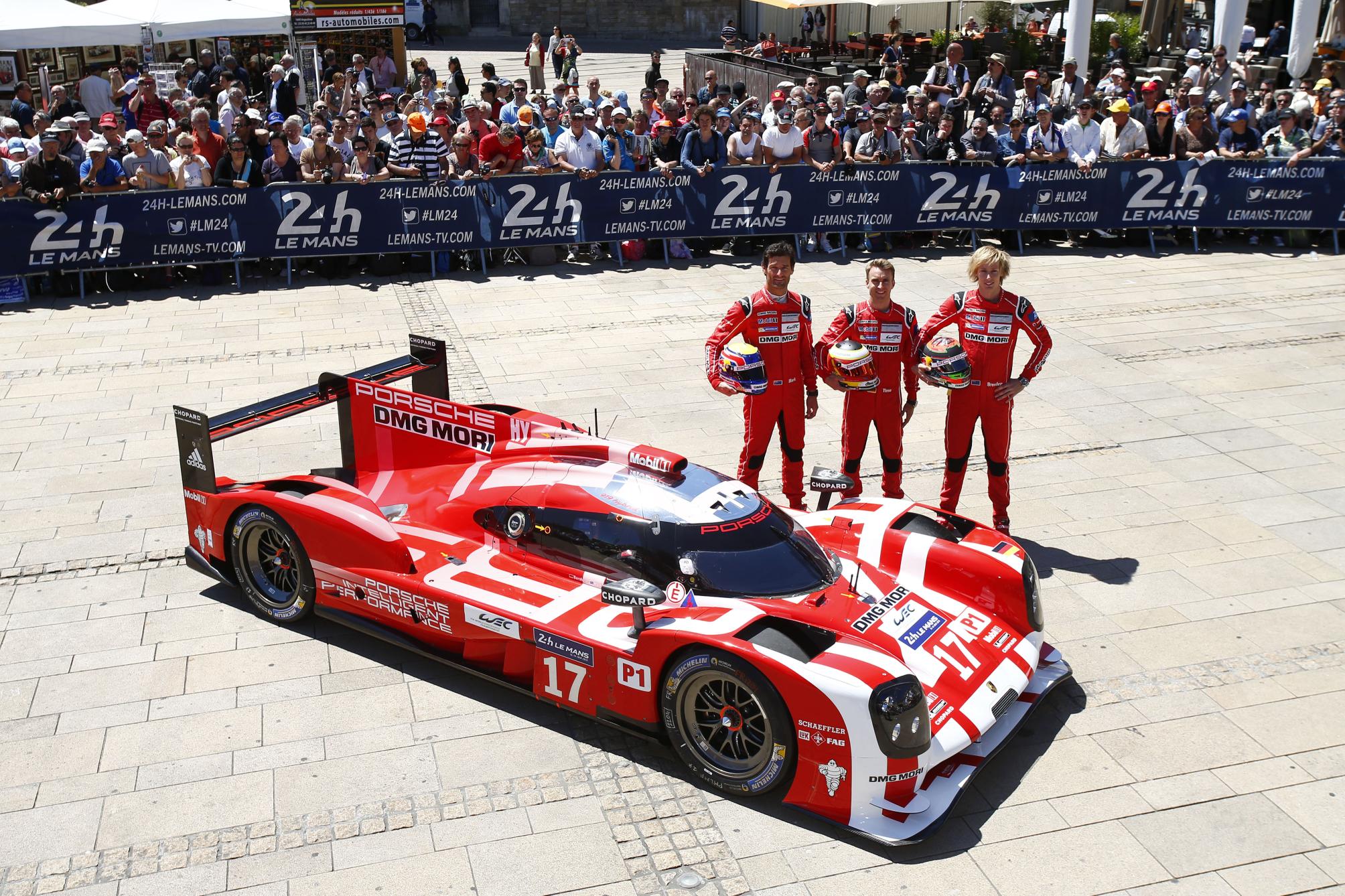 Le Mans Porsche rojo