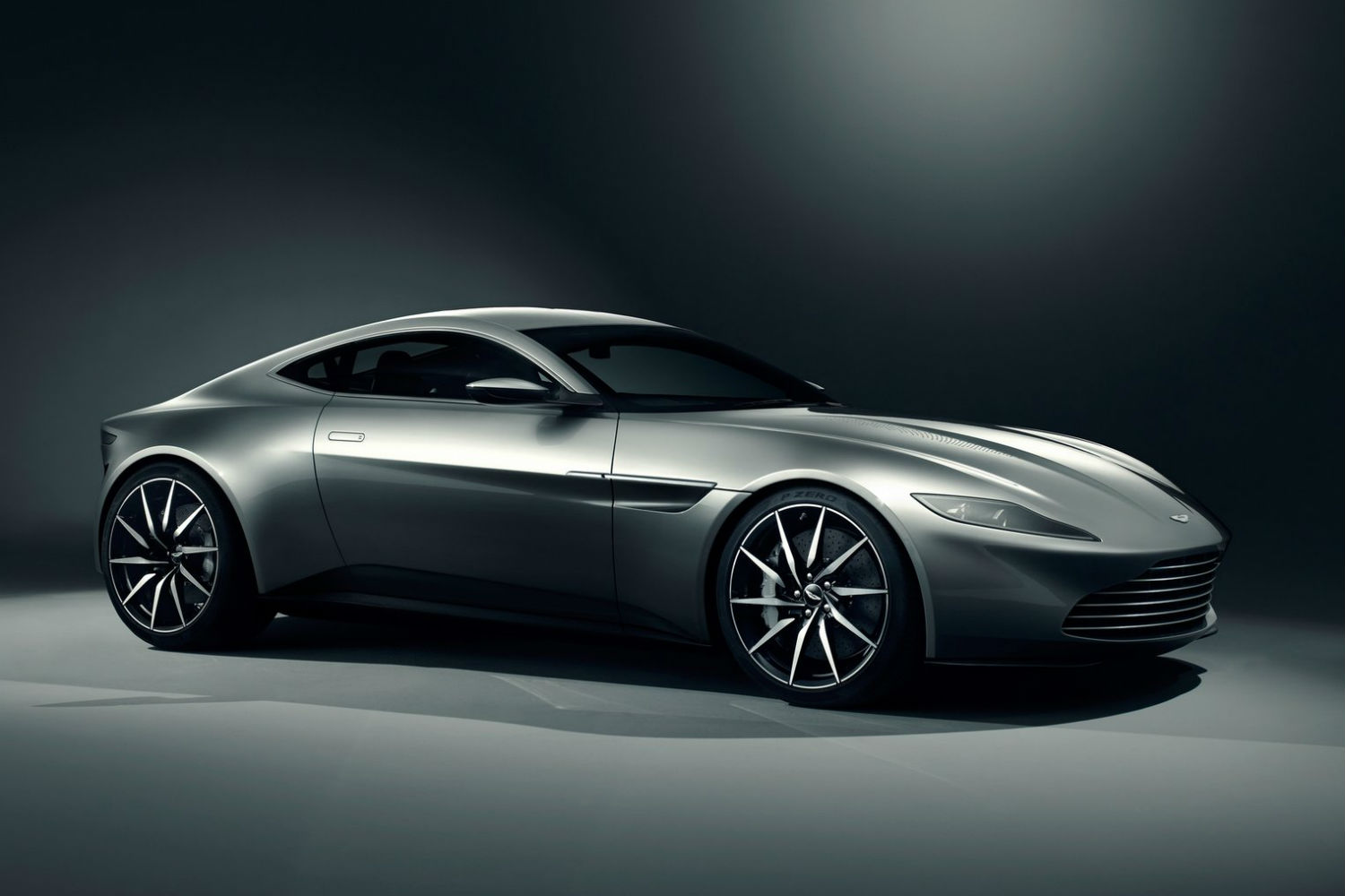 Aston Martin DB10