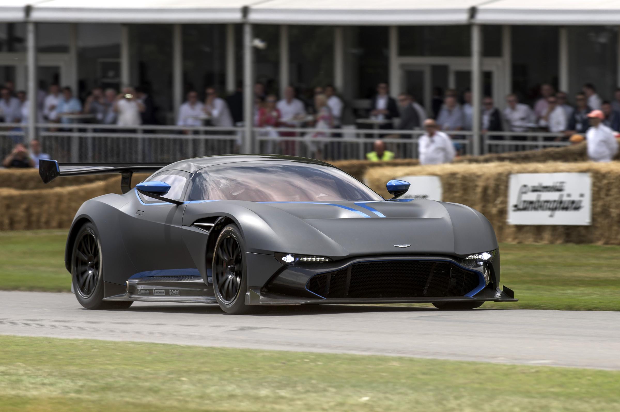 Aston Martin Vulcan: dichosos los ojos…