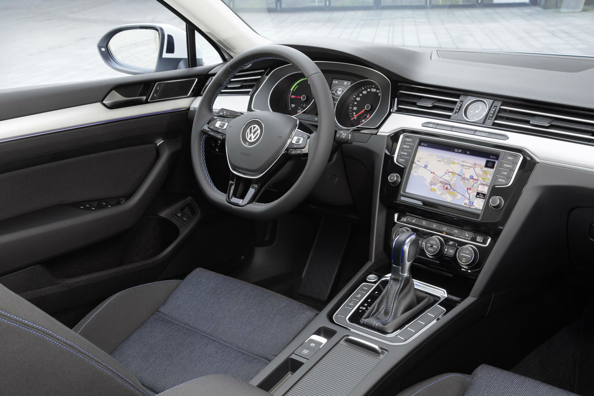 Volkswagen Passat GTE 2