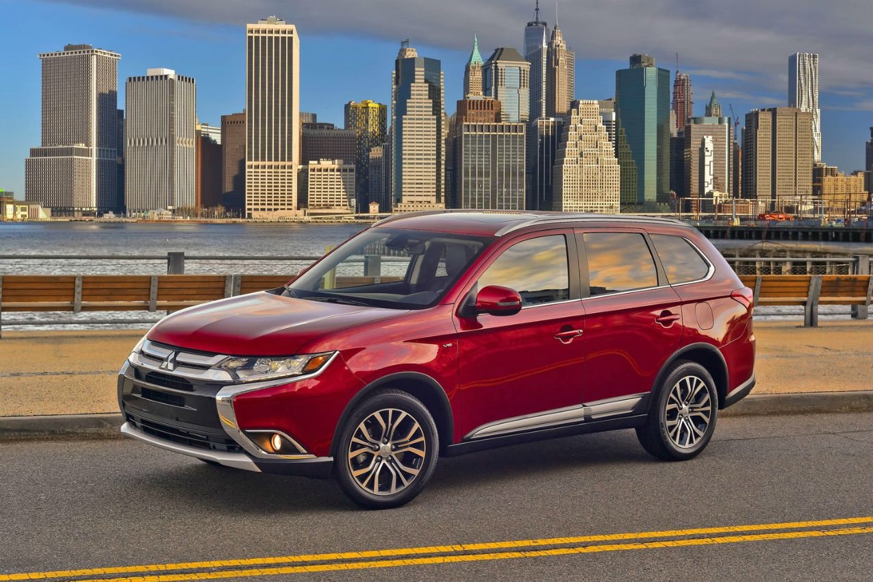 Mitsubishi Outlander 4