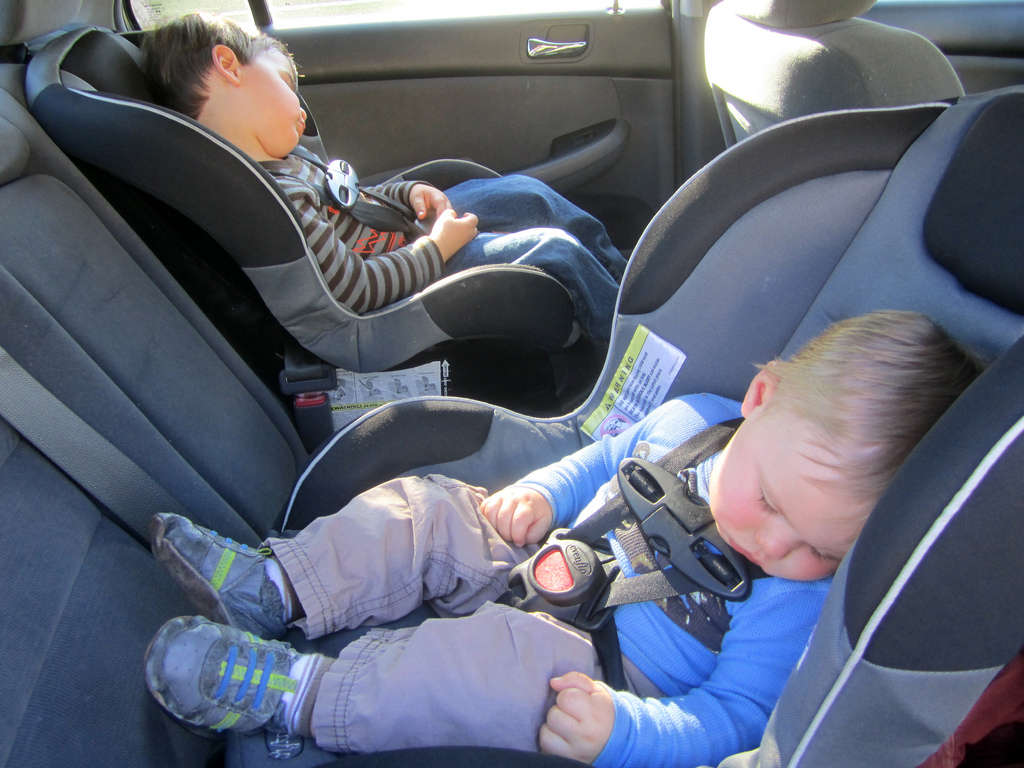 Niños en el coche 1