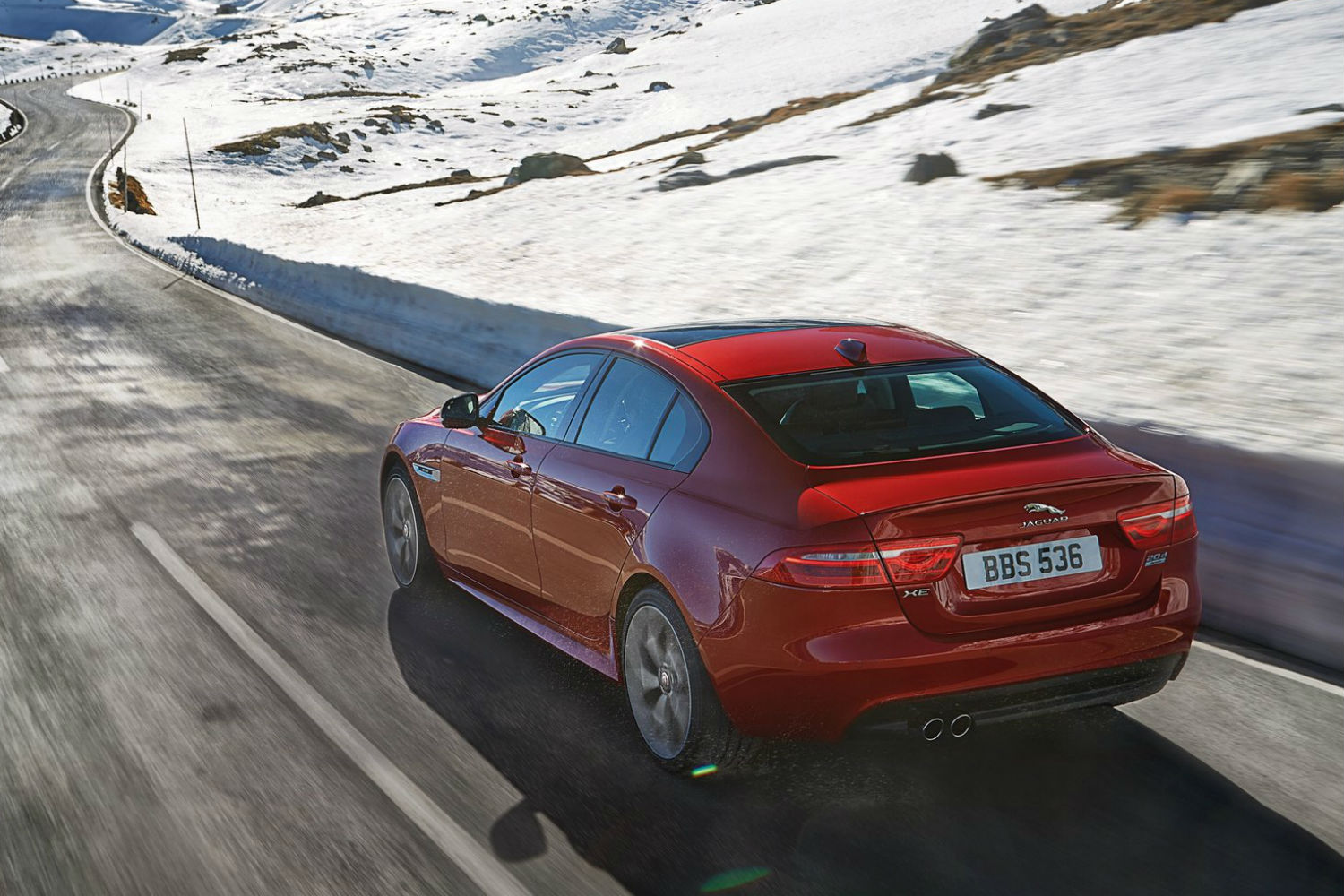 Jaguar XE AWD 2