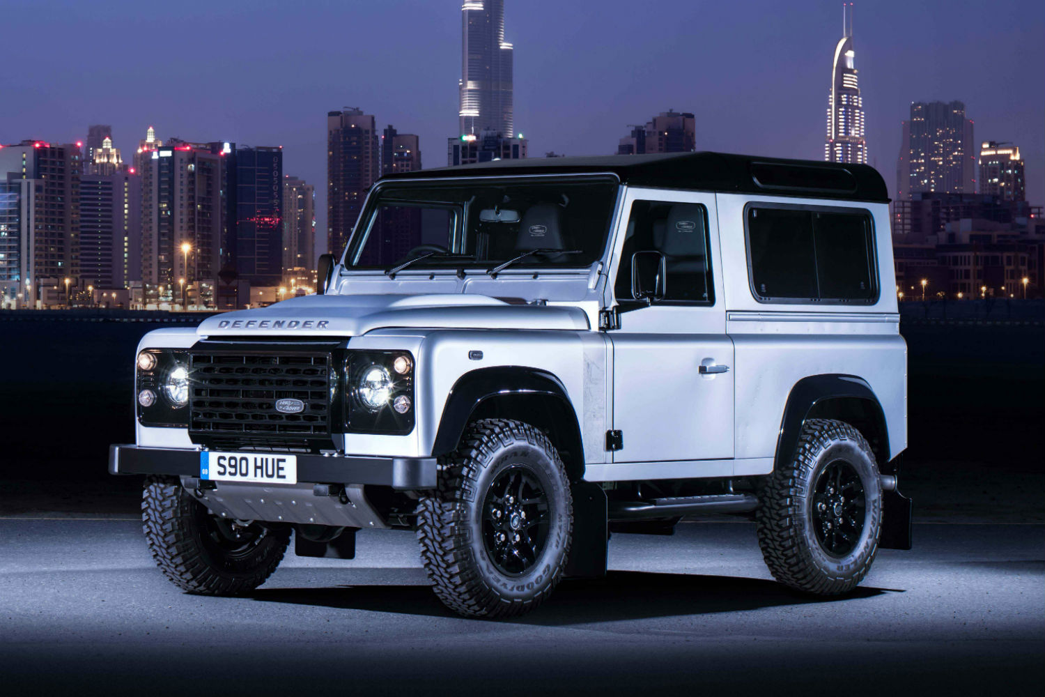 Land Rover Defender 1