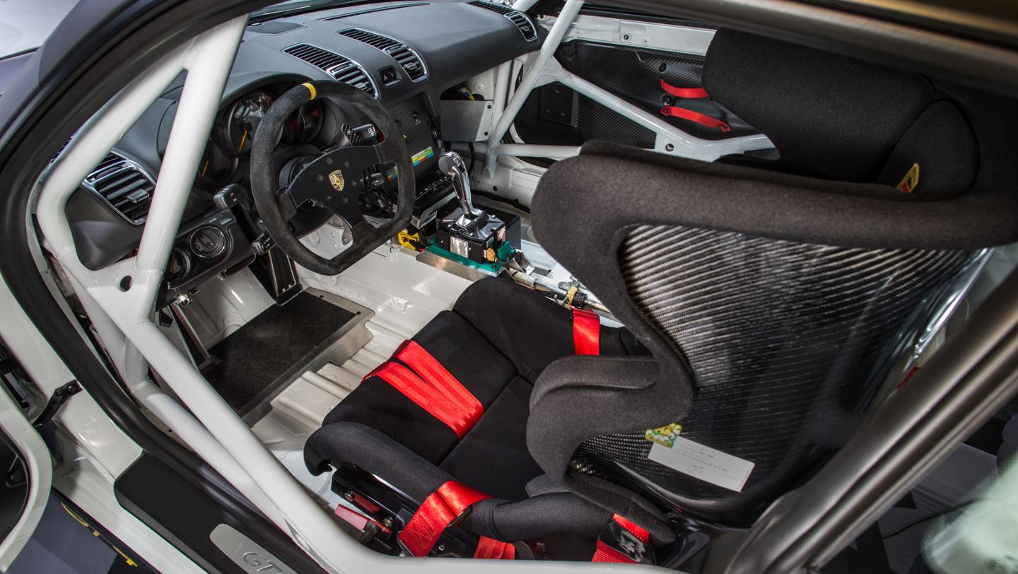 Porsche Cayman GT4 Clubsport 3