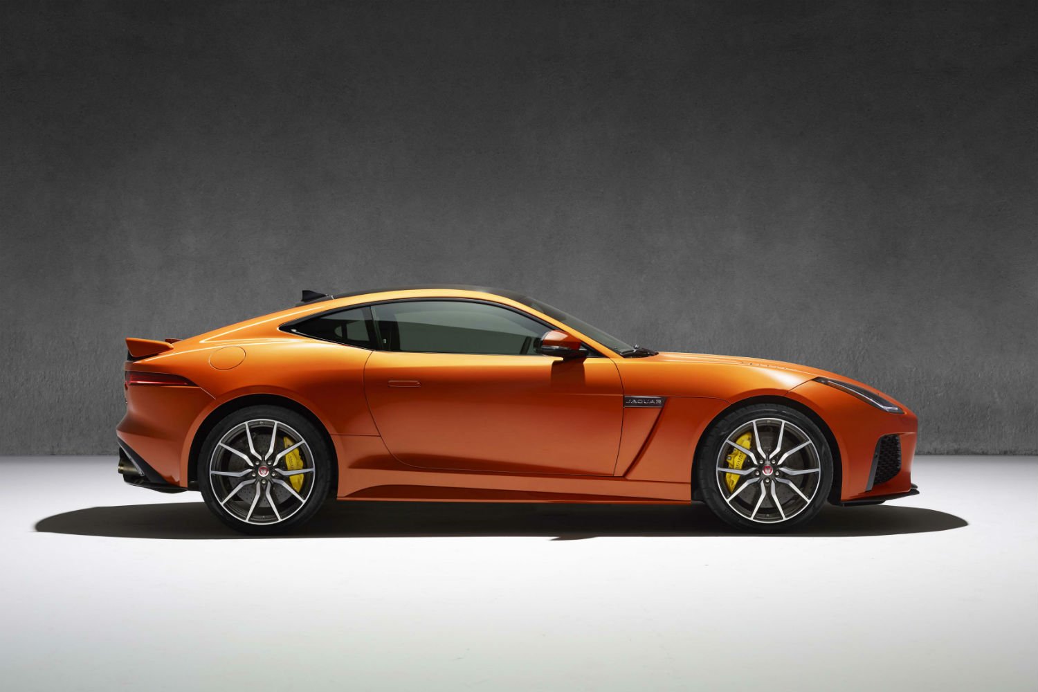 Jaguar F-Type SVR 3