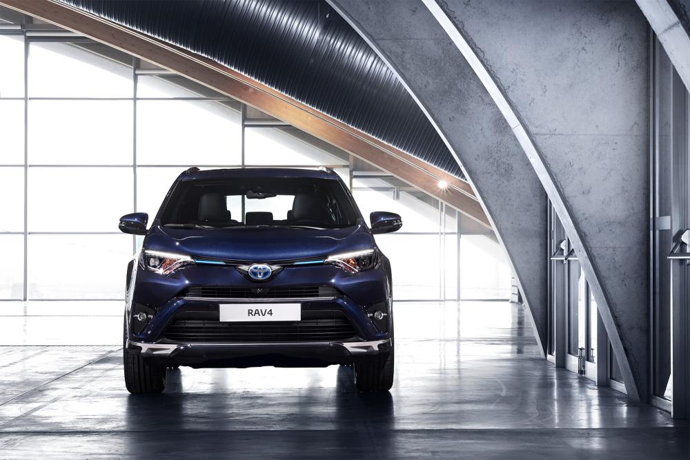 Toyota RAV4 Hybrid Sapphire 2