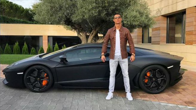 Cristiano Ronaldo deja tirado su Lamborghini Aventador en la sierra  madrileña
