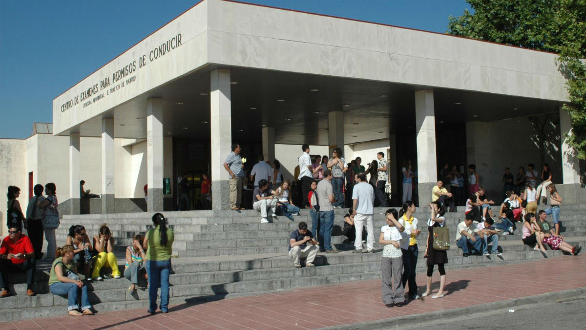 El escaso número de examinadores de la DGT está provocando una serie de problemas que podrían derivar en el cierre de varias autoescuelas.