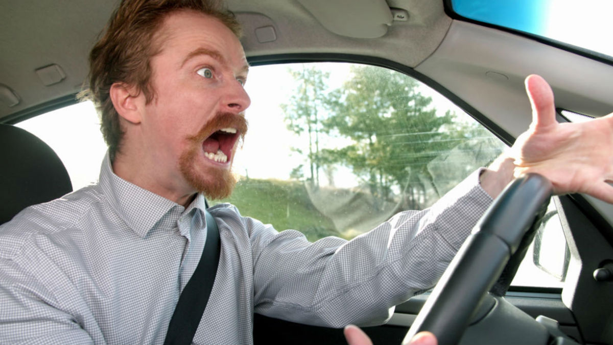 Ponerse al volante con estrés aumenta un 28% el riesgo de sufrir un accidente, entre otras cosas.