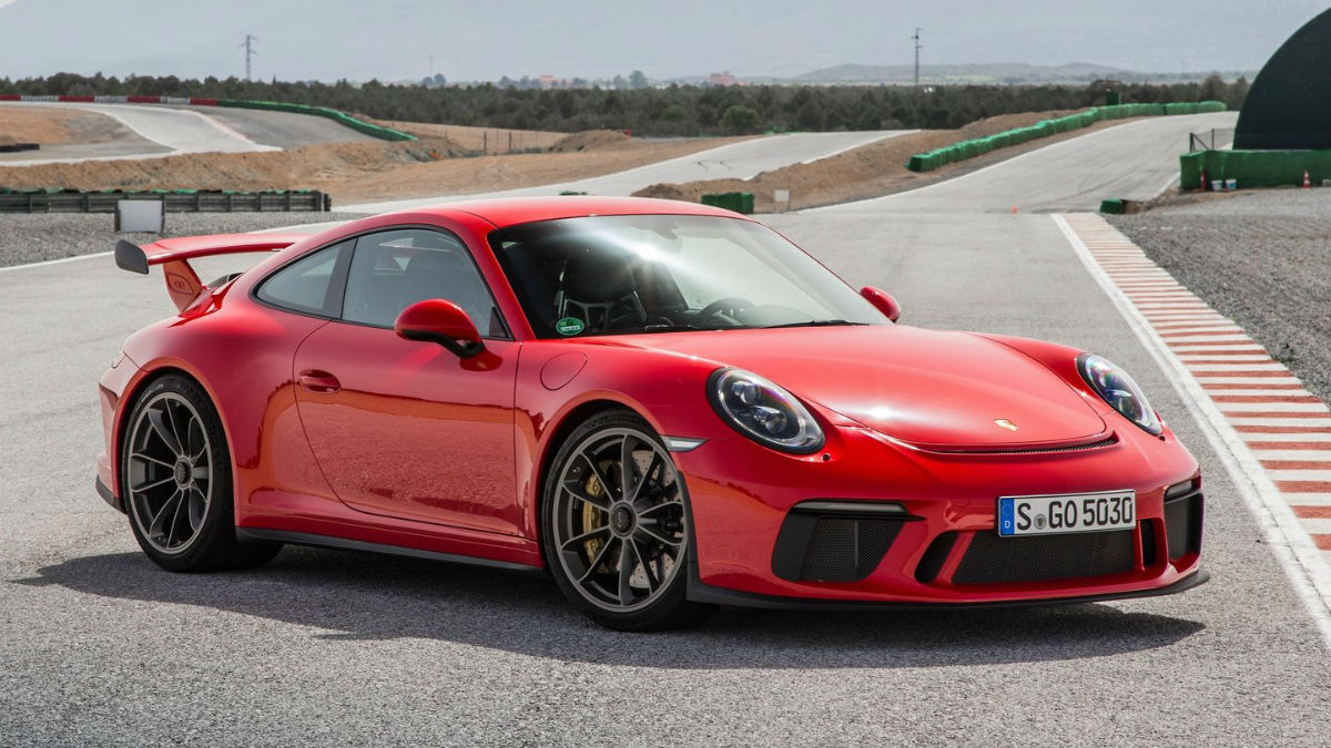 La venta de coches de lujo ha crecido en España en la primera mitad de 2017, con Porsche a la cabeza de forma destacada.